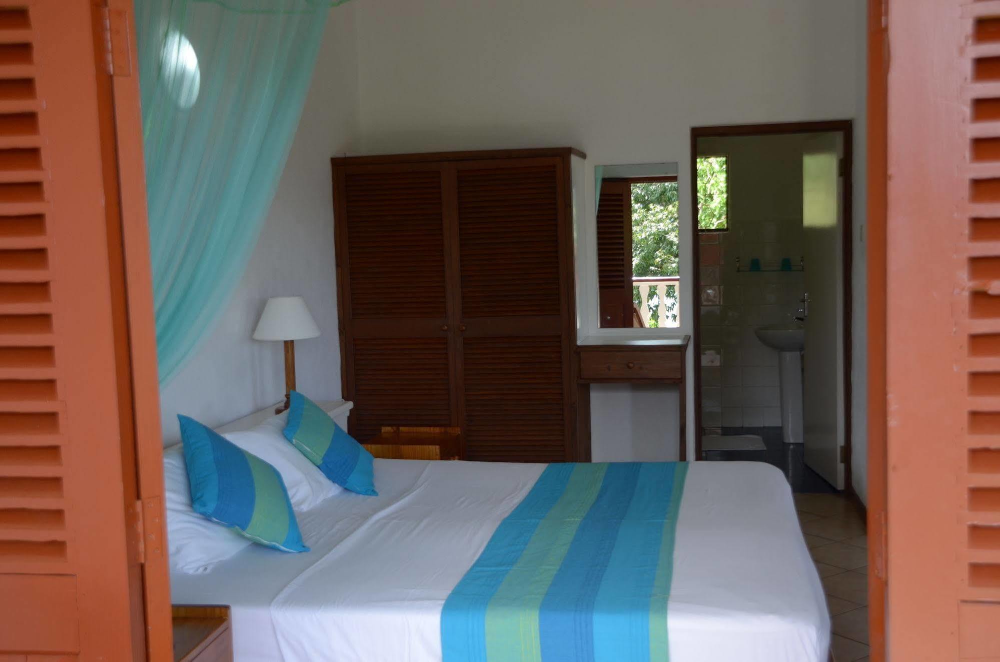 La Residence Villas & Studios Anse Royale Bagian luar foto